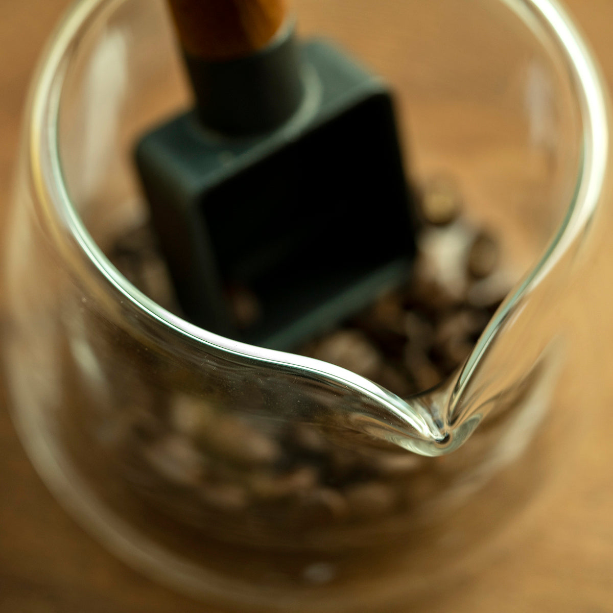 HMM Gaze Dripper & Pot lifestyle 12 | THE COFFEE GOODS