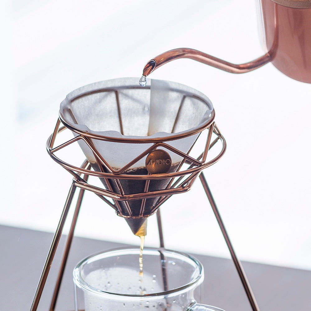 A-idio diamond coffee dripper champagne gold lifestyle | THE COFFEE GOODS 