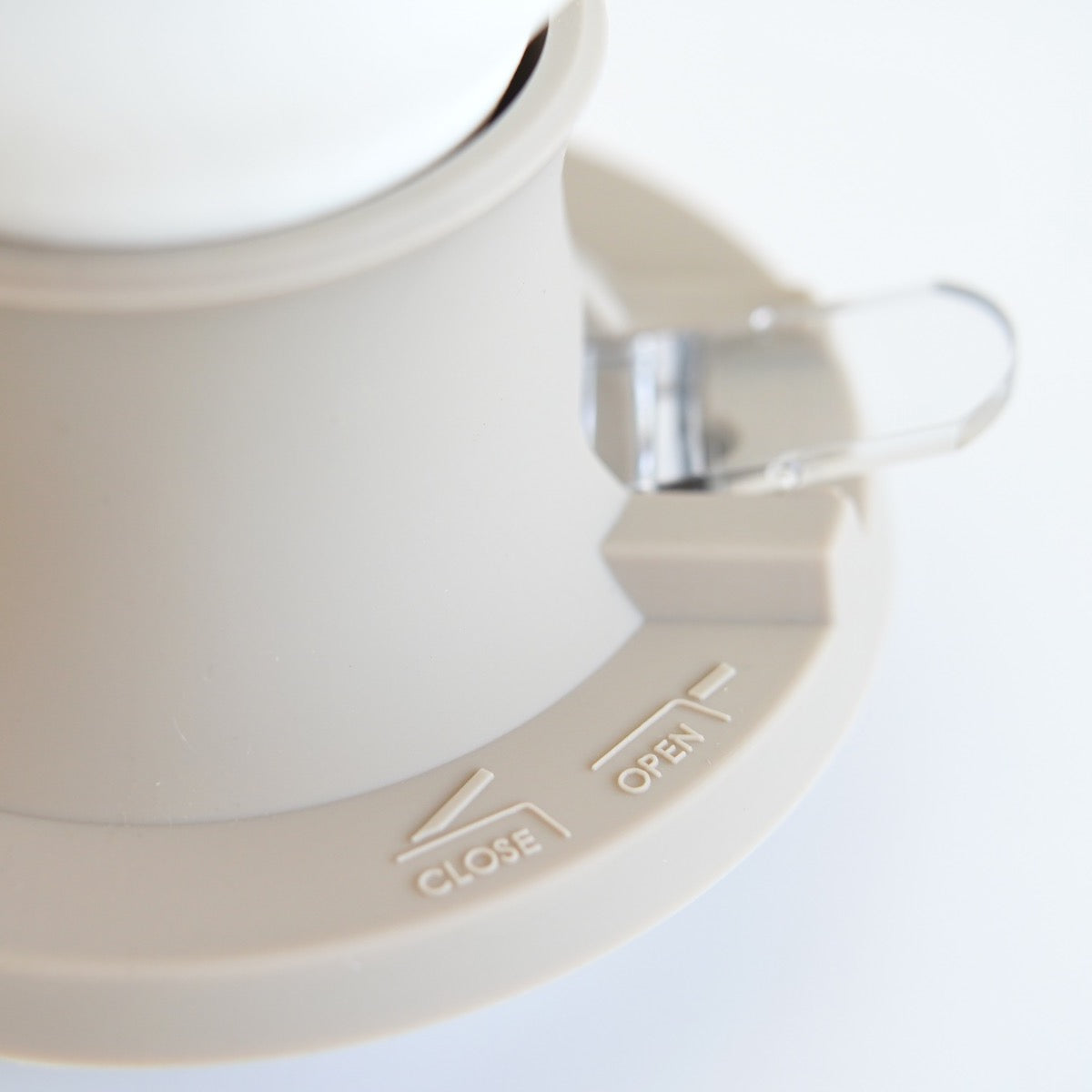 HARIO x Lin's Ceramics Studio Swtich Immersion Coffee Dripper On-Off Switch